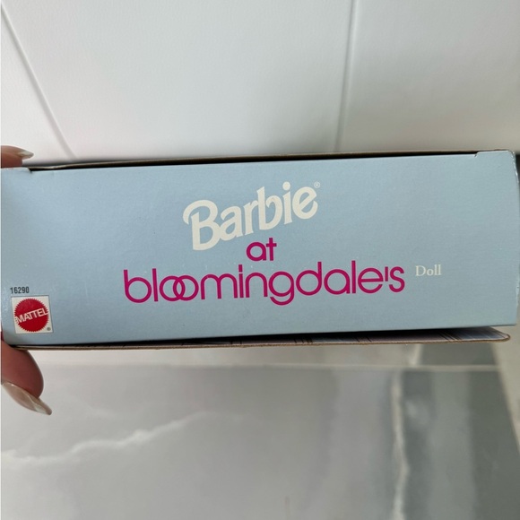 BARBIE AT BLOOMINGDALES LIMITED EDITION NEW IN BOX - Picture 6 of 7